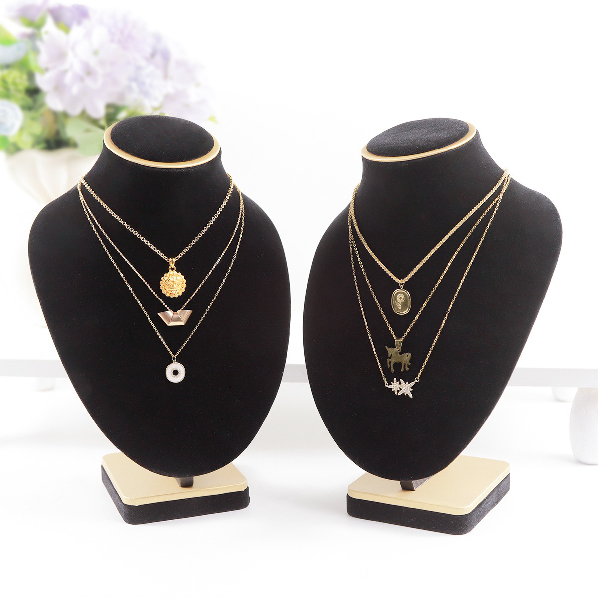 Bustes de bijoux en velours no - Body Jewelry Store avis et prix